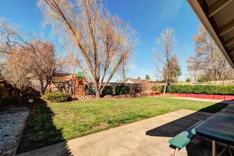 1466 Rose Tree Ln, Redding, CA 96003 photo 26