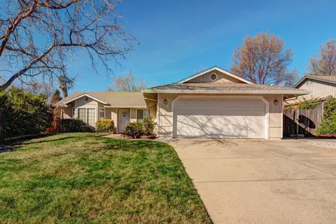 1466 Rose Tree Ln, Redding, CA 96003 photo 2