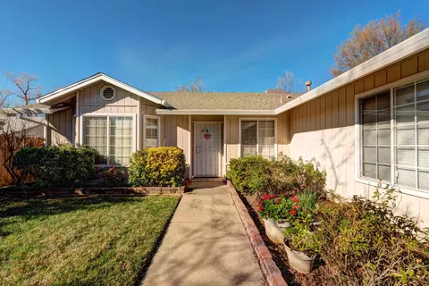 1466 Rose Tree Ln, Redding, CA 96003 photo 3