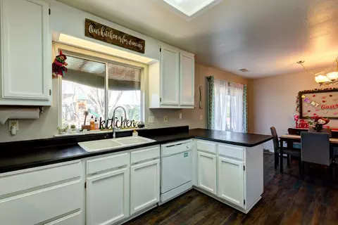 1466 Rose Tree Ln, Redding, CA 96003 photo 11