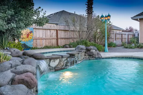 5964 La Quinta Ct, Redding, CA 96003 photo 19