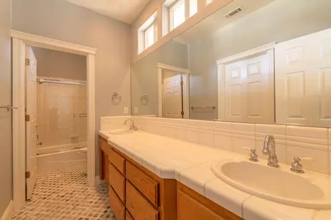 5964 La Quinta Ct, Redding, CA 96003 photo 17