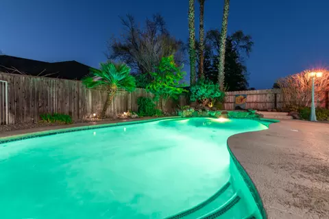 5964 La Quinta Ct, Redding, CA 96003 photo 2