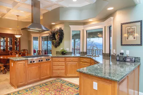 3746 Sunday Ct, Redding, CA 96001 photo 4