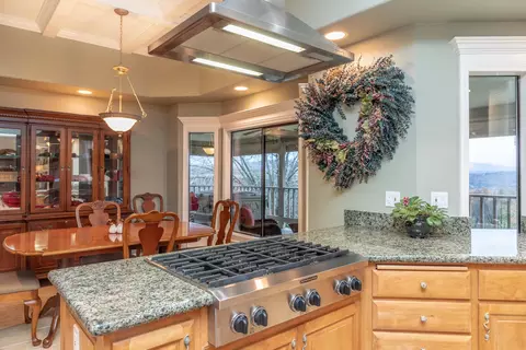 3746 Sunday Ct, Redding, CA 96001 photo 11