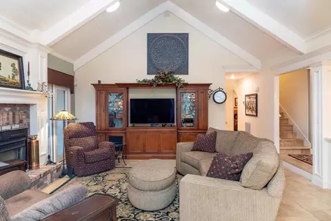 3746 Sunday Ct, Redding, CA 96001 photo 9