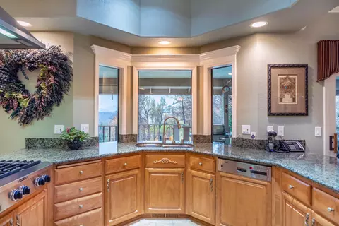 3746 Sunday Ct, Redding, CA 96001 photo 10