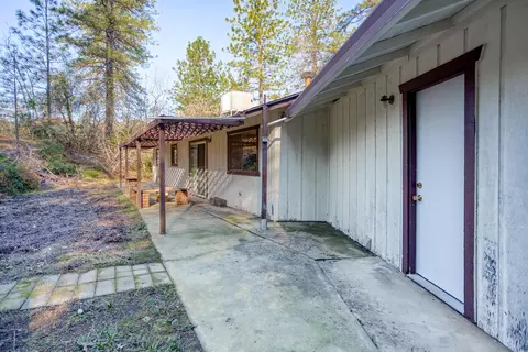 17549 Bobs Mountain Rd, Redding, CA 96003 photo 13