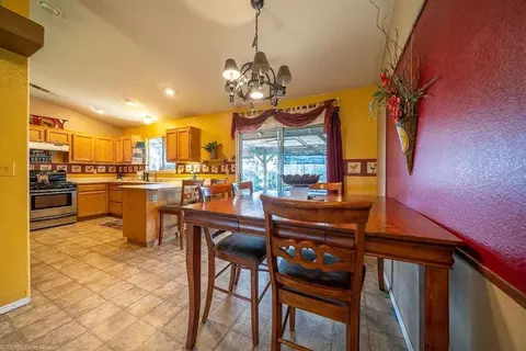1464 Purple Way, Redding, CA 96003 photo 8