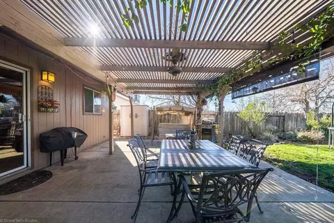 1464 Purple Way, Redding, CA 96003 photo 9