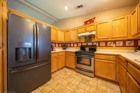 1464 Purple Way, Redding, CA 96003 photo 4
