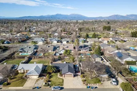 1464 Purple Way, Redding, CA 96003 photo 17