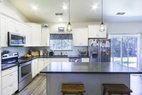12802 Newtown Rd, Redding, CA 96003 photo 1