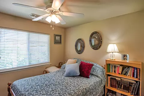 1039 Deodar Way, Redding, CA 96003 photo 14