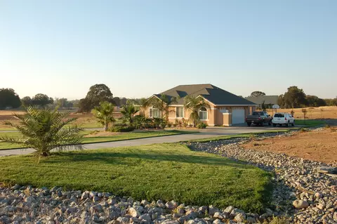 22850 Sunriver Dr, Red Bluff, CA 96080 photo 4