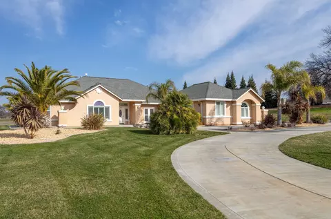 22850 Sunriver Dr, Red Bluff, CA 96080 photo 2