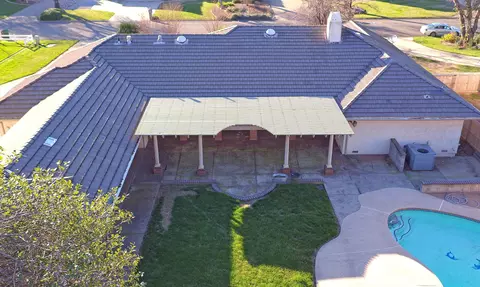 6727 Eastmont Dr, Redding, CA 96002 photo 2