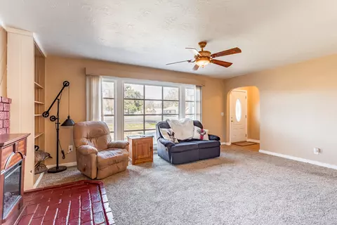 325 Antelope Blvd, Red Bluff, CA 96080 photo 12