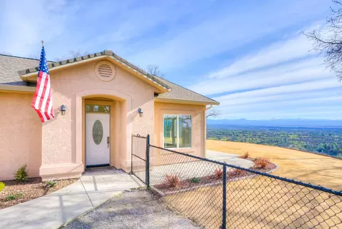 13801 Green Mountain Trl, Redding, CA 96003 photo 3