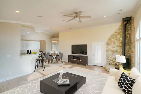 13801 Green Mountain Trl, Redding, CA 96003 photo 13