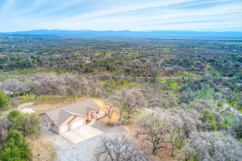13801 Green Mountain Trl, Redding, CA 96003 photo 2