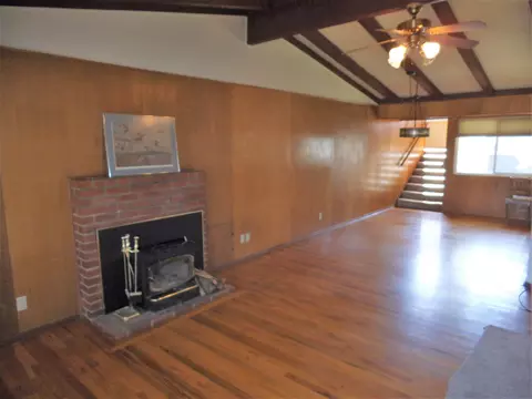 1513 Riviera Dr, Redding, CA 96001 photo 3