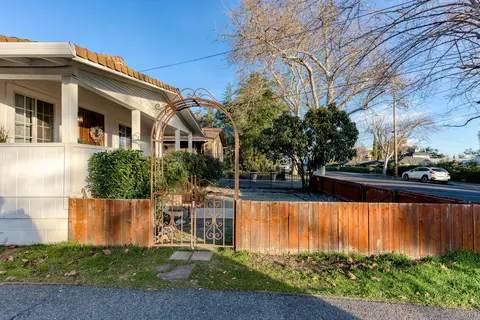 1908 Chestnut St, Redding, CA 96001 photo 12