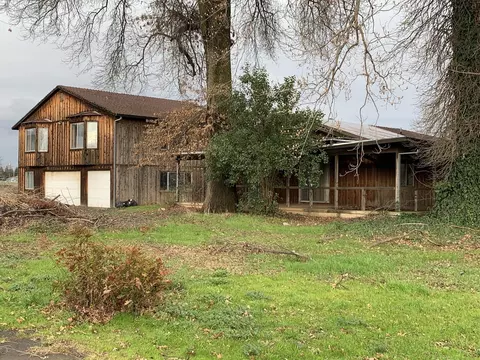 19586 Clover Rd, Redding, CA 96002 photo 1