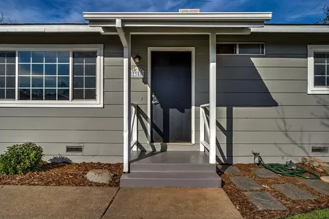 2350 Corona St, Redding, CA 96002 photo 5