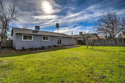 2350 Corona St, Redding, CA 96002 photo 21