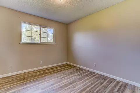 2350 Corona St, Redding, CA 96002 photo 18