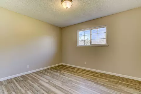 2350 Corona St, Redding, CA 96002 photo 13