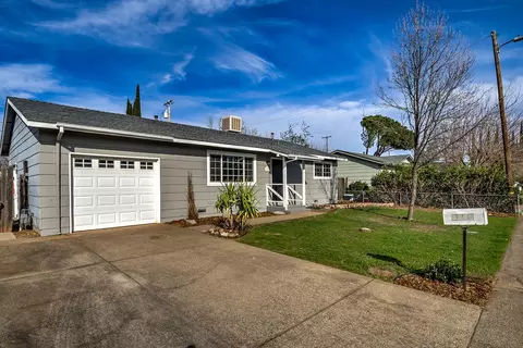 2350 Corona St, Redding, CA 96002 photo 3