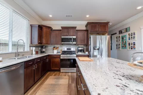 1354 Bonhurst Dr, Redding, CA 96003 photo 12