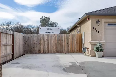 1354 Bonhurst Dr, Redding, CA 96003 photo 3