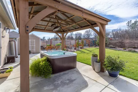 1354 Bonhurst Dr, Redding, CA 96003 photo 37