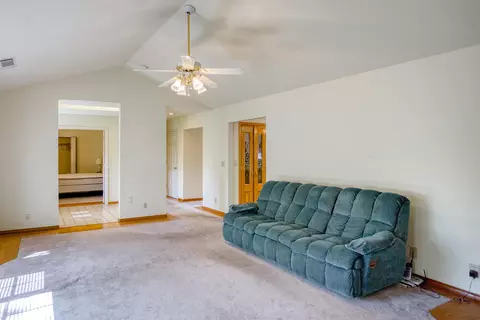 18226 Oasis Rd, Redding, CA 96003 photo 4