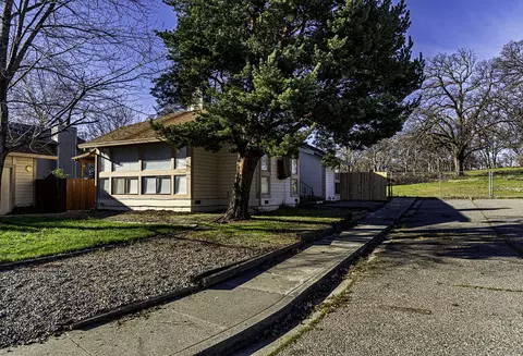 210 Blue Jay St, Red Bluff, CA 96080 photo 27