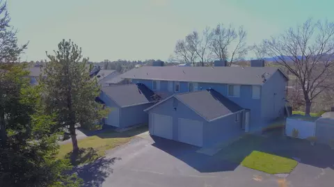 526 Kenbrook Ct, Redding, CA 96003 photo 2