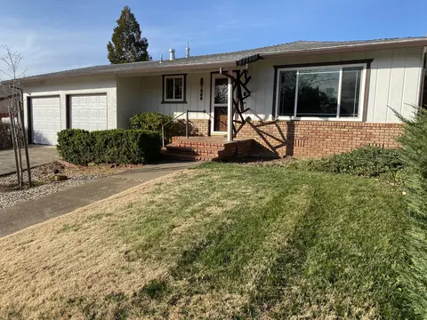 1084 Lorraine Dr, Redding, CA 96002 photo 2