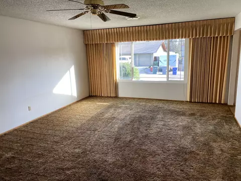 1084 Lorraine Dr, Redding, CA 96002 photo 4
