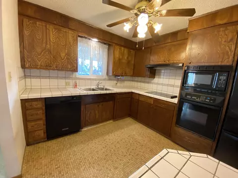1084 Lorraine Dr, Redding, CA 96002 photo 6