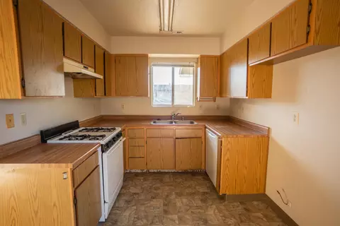 813 Redwood, Redding, CA 96003 photo 8