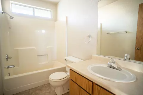 813 Redwood, Redding, CA 96003 photo 16
