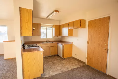 813 Redwood, Redding, CA 96003 photo 6