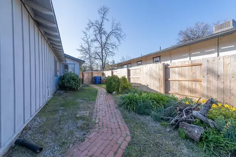 1735 Wisconsin Ave, Redding, CA 96001 photo 18