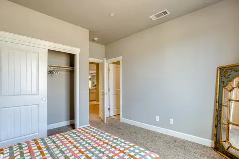 19556 Carnegie, Redding, CA 96003 photo 28