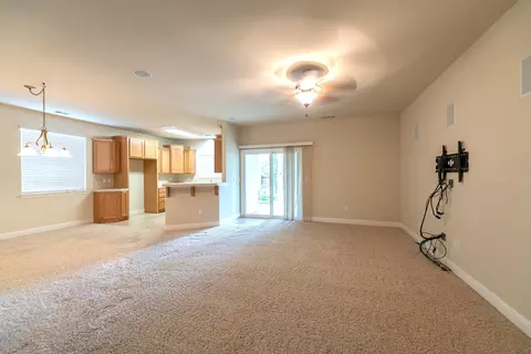 4796 Lofty Oak Dr, Redding, CA 96002 photo 2