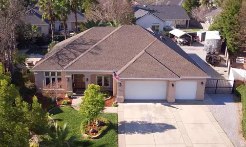 2801 Blue Horizon Dr, Redding, CA 96002 photo 1