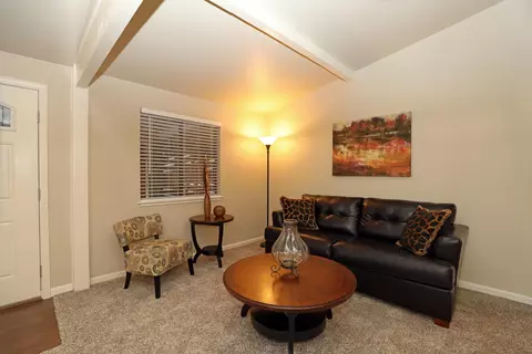 2282 London Ave, Redding, CA 96001 photo 2